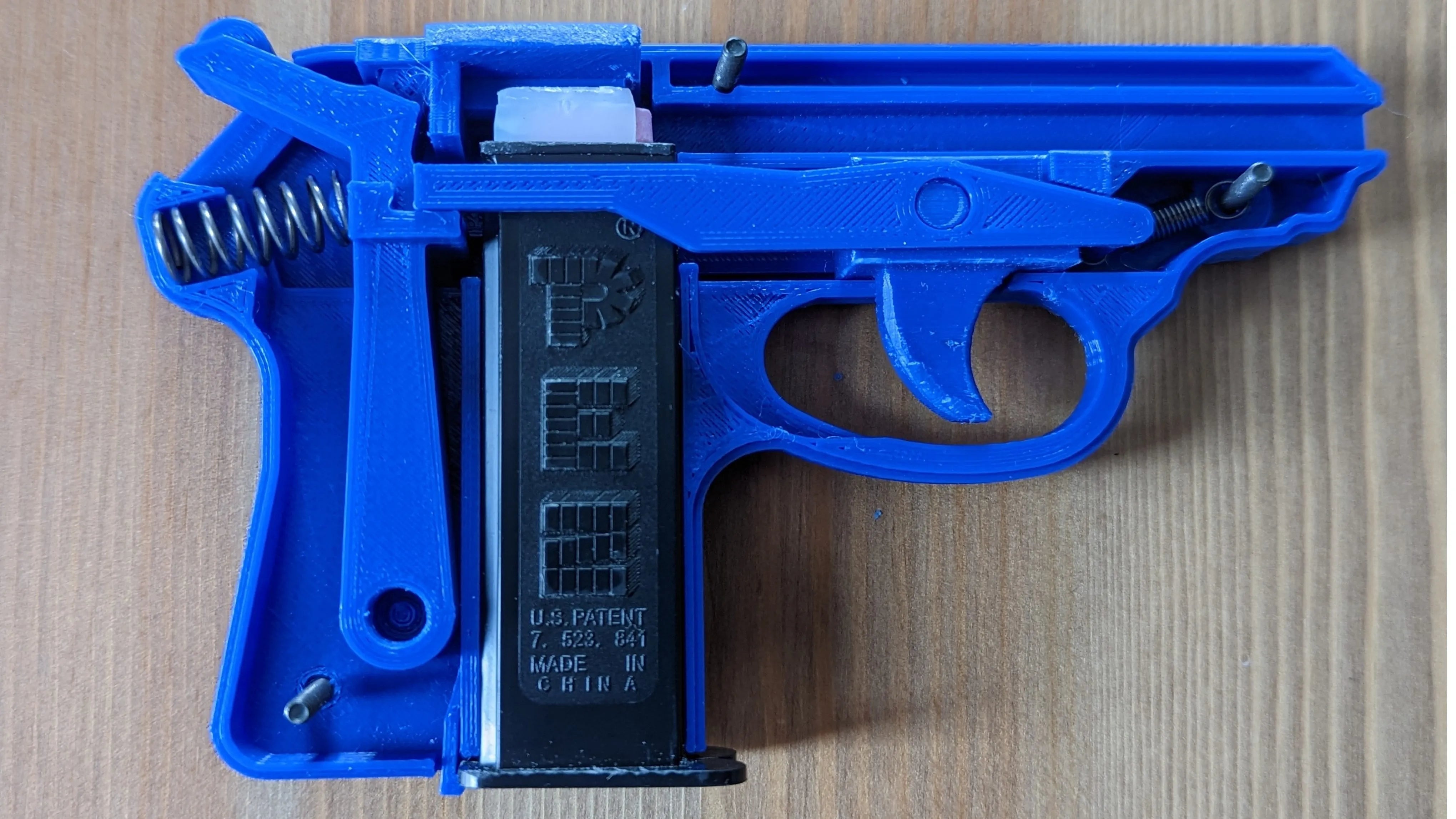 Nintendo Blaster - Pez Dispenser